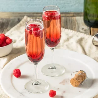 The perfect French cocktail for summer, the kir royale