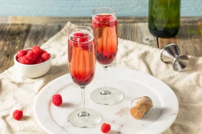 The perfect French cocktail for summer, the kir royale